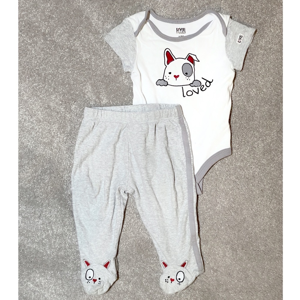 LOVE by Ellen DeGeneres Infants Unisex Footed Pants and Onesie set